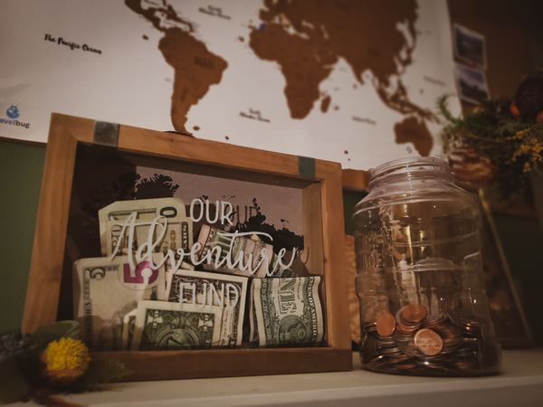 The Best Ways to Save Money: Creative Cash Saving Methods that Work for Us